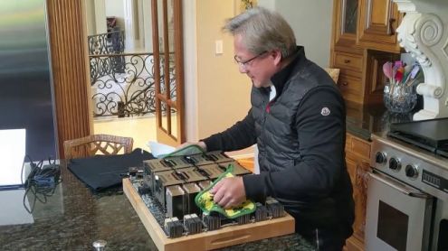 Le patron de Nvidia tease les cartes Ampère... dans sa cuisine