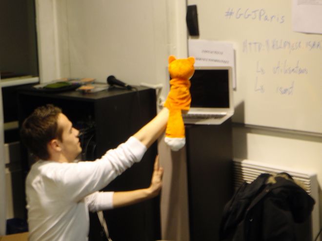 Notre marionnette de renard anime la live webcam