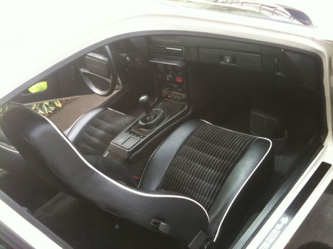 vue de la portiÃ¨re droite, oh le beau truc chasseur d'humiditÃ© devant le siÃ¨ge passager...