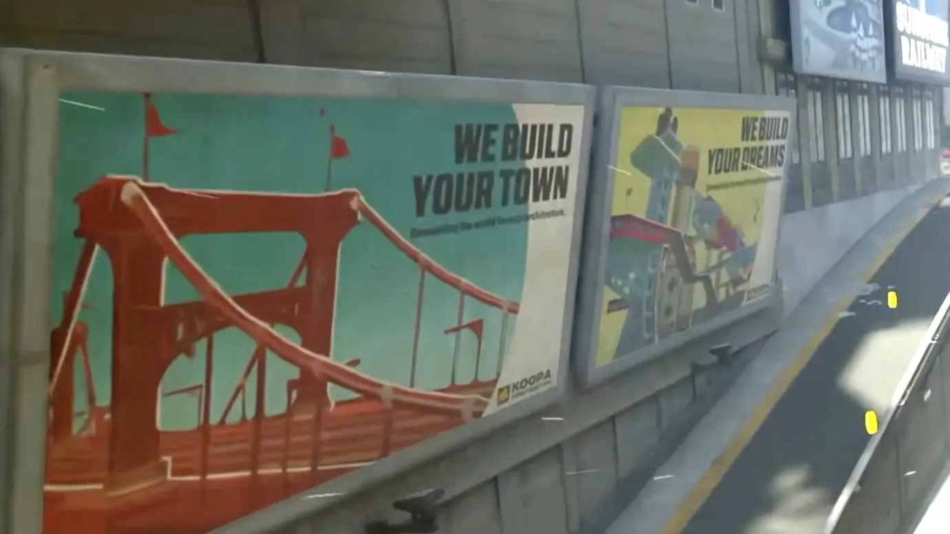 PublicitÃ©s fictives habillant les dÃ©cors de Mario Kart World.