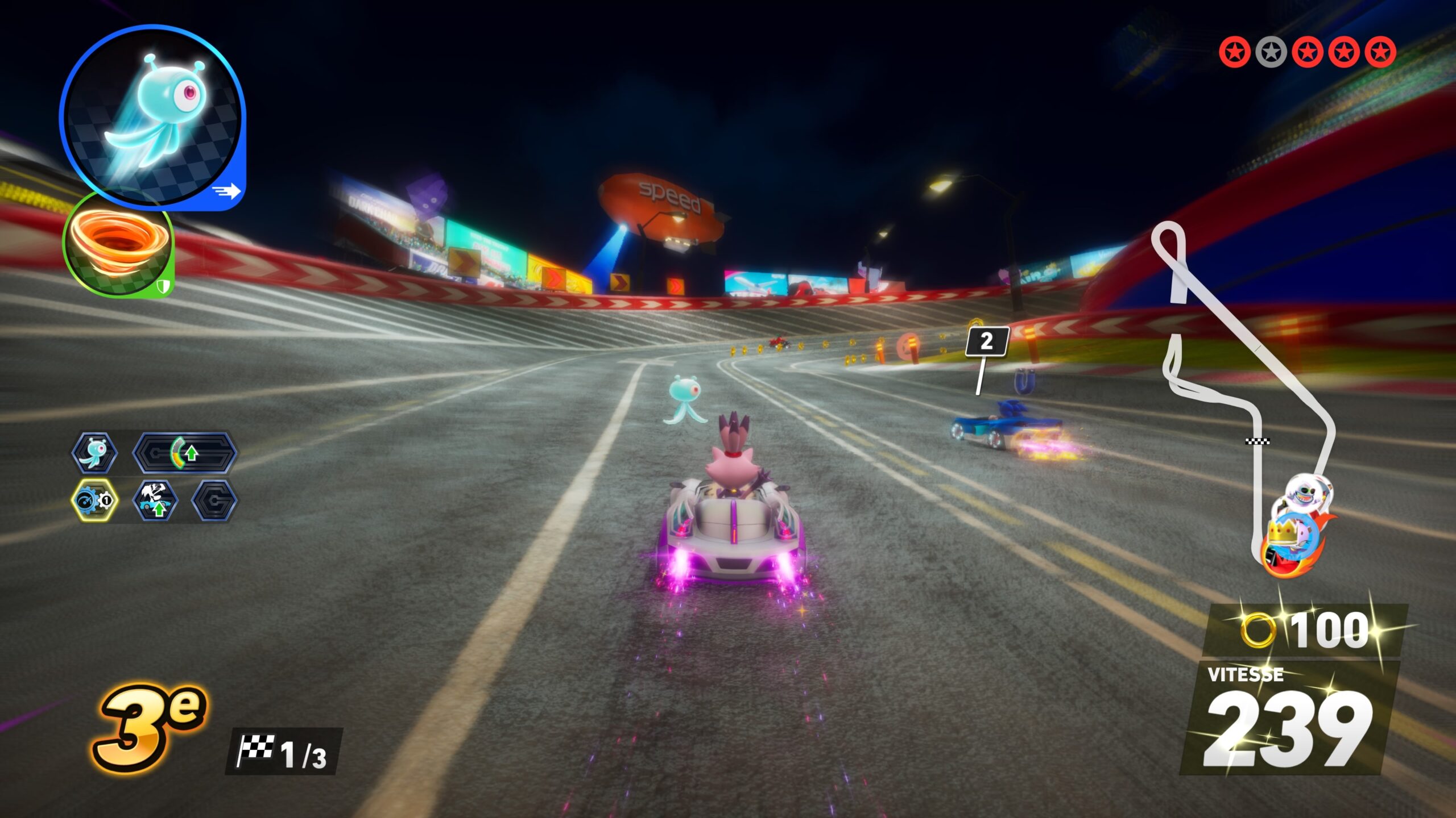 Sonic Racing CrossWorlds : Course avec Blaze. Sonic Racing CrossWorlds : Course avec Blaze.