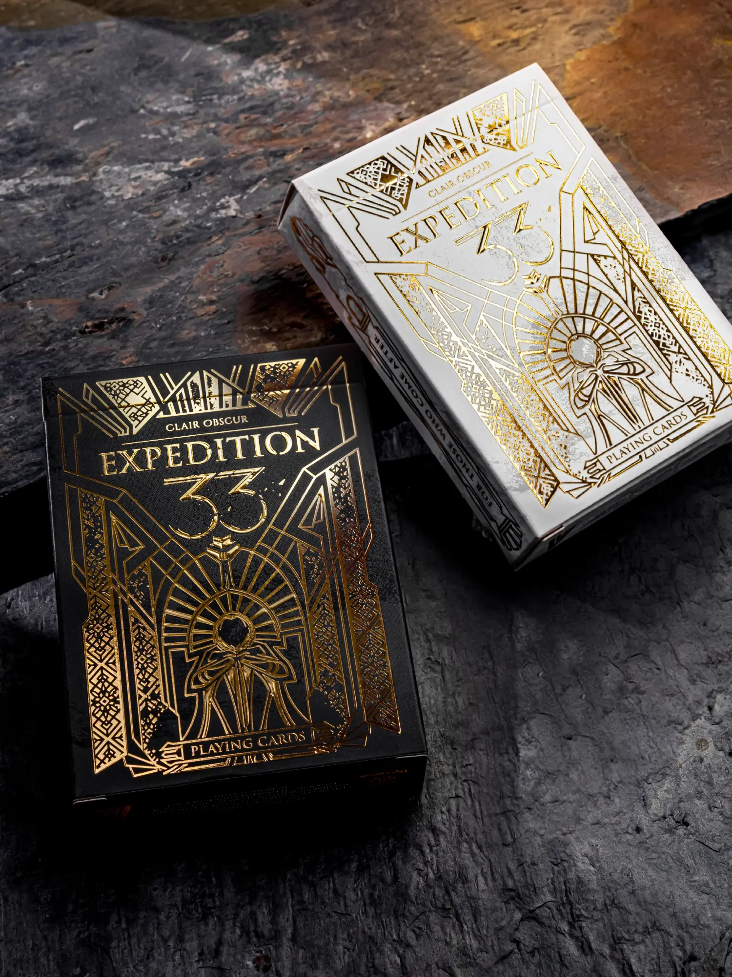 Clair obscur expedition 33 sort 2 paquets de cartes Ã  jouer avec Dyenamik.