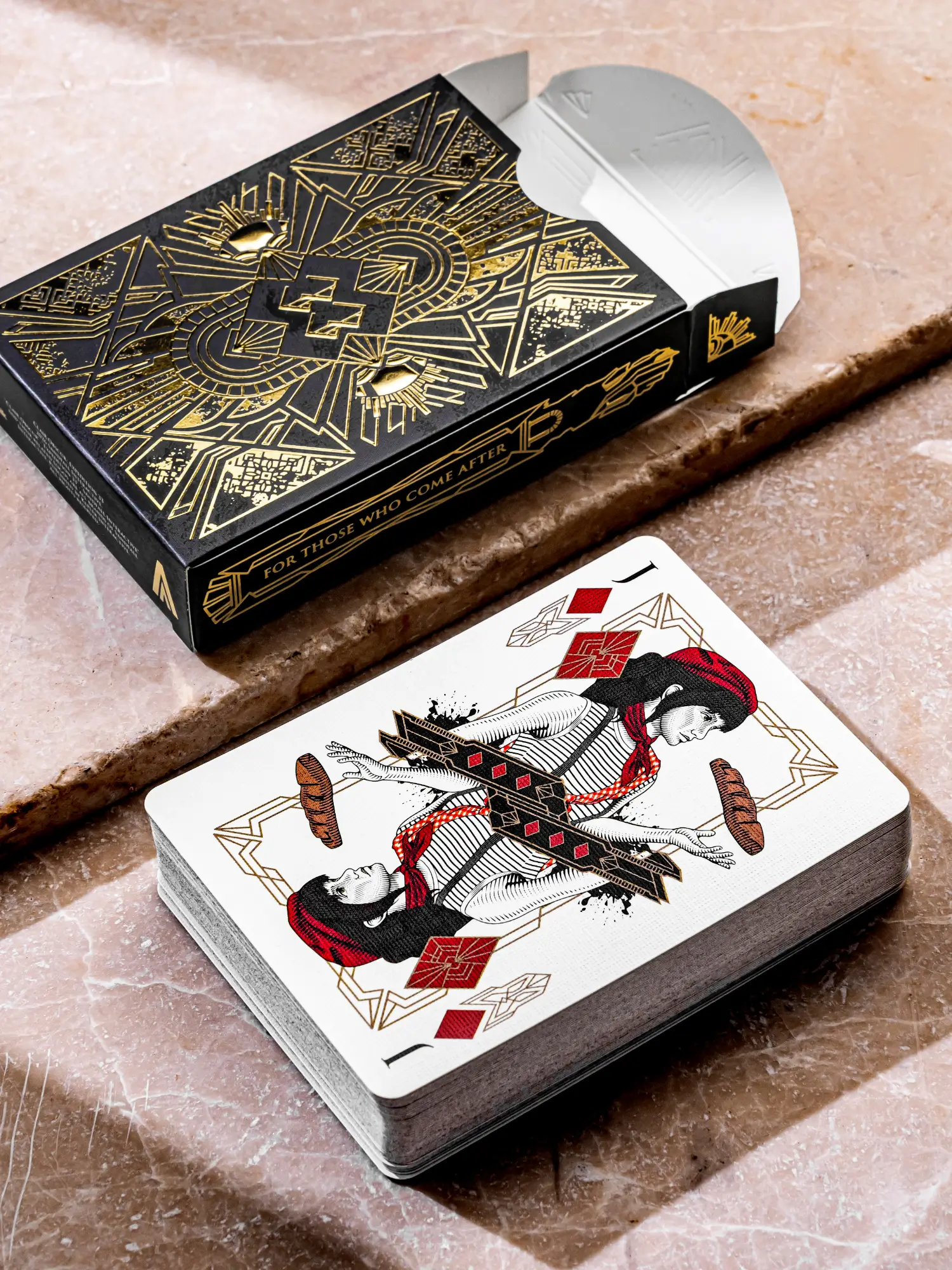Exemple des cartes clair obscur de l'Ã©dition noire de Dyenamik.