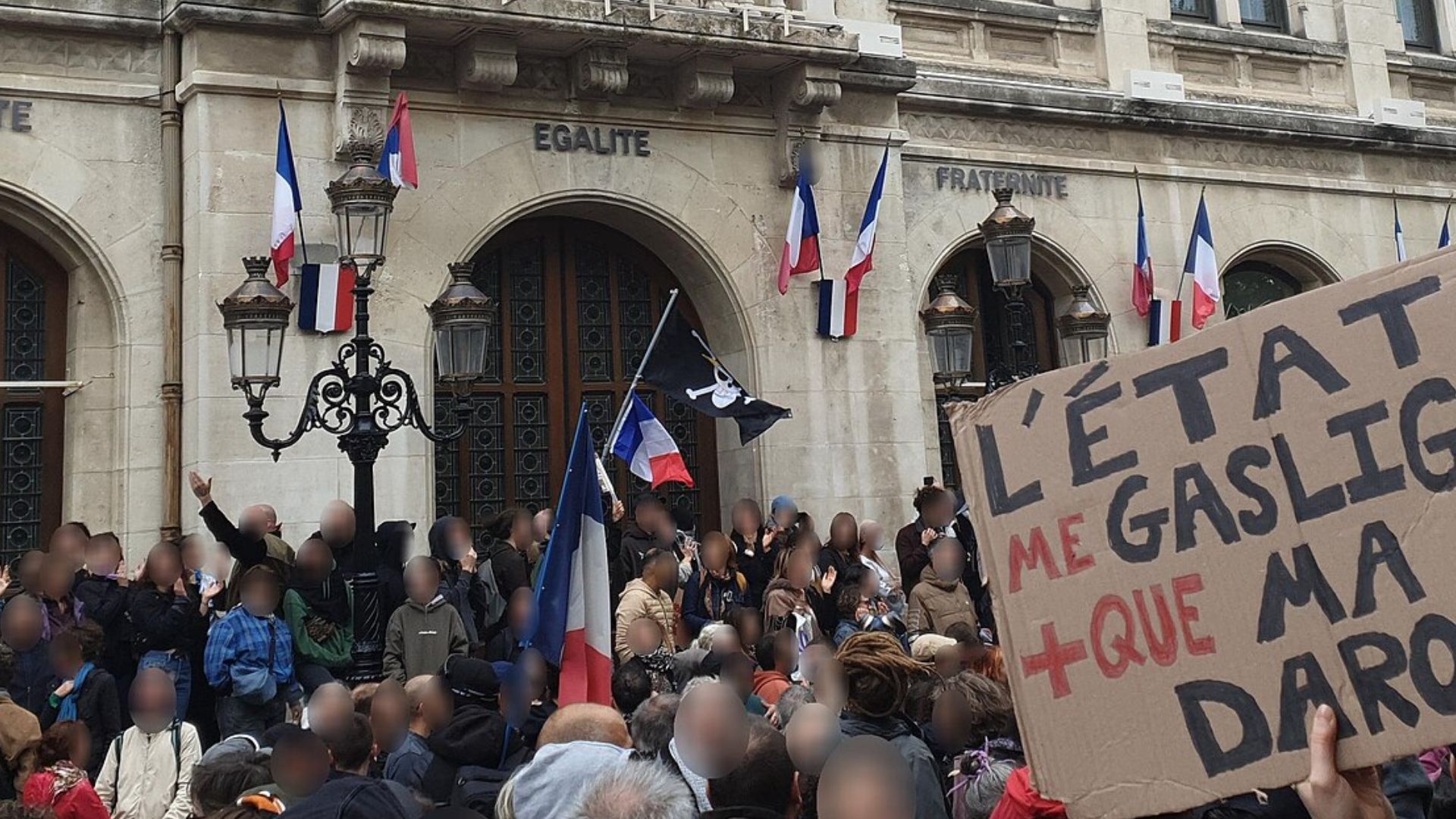 One Piece comme symbole des manifestations du 17 octobre 2026 en France. One Piece comme symbole des manifestations du 17 octobre 2026 en France.