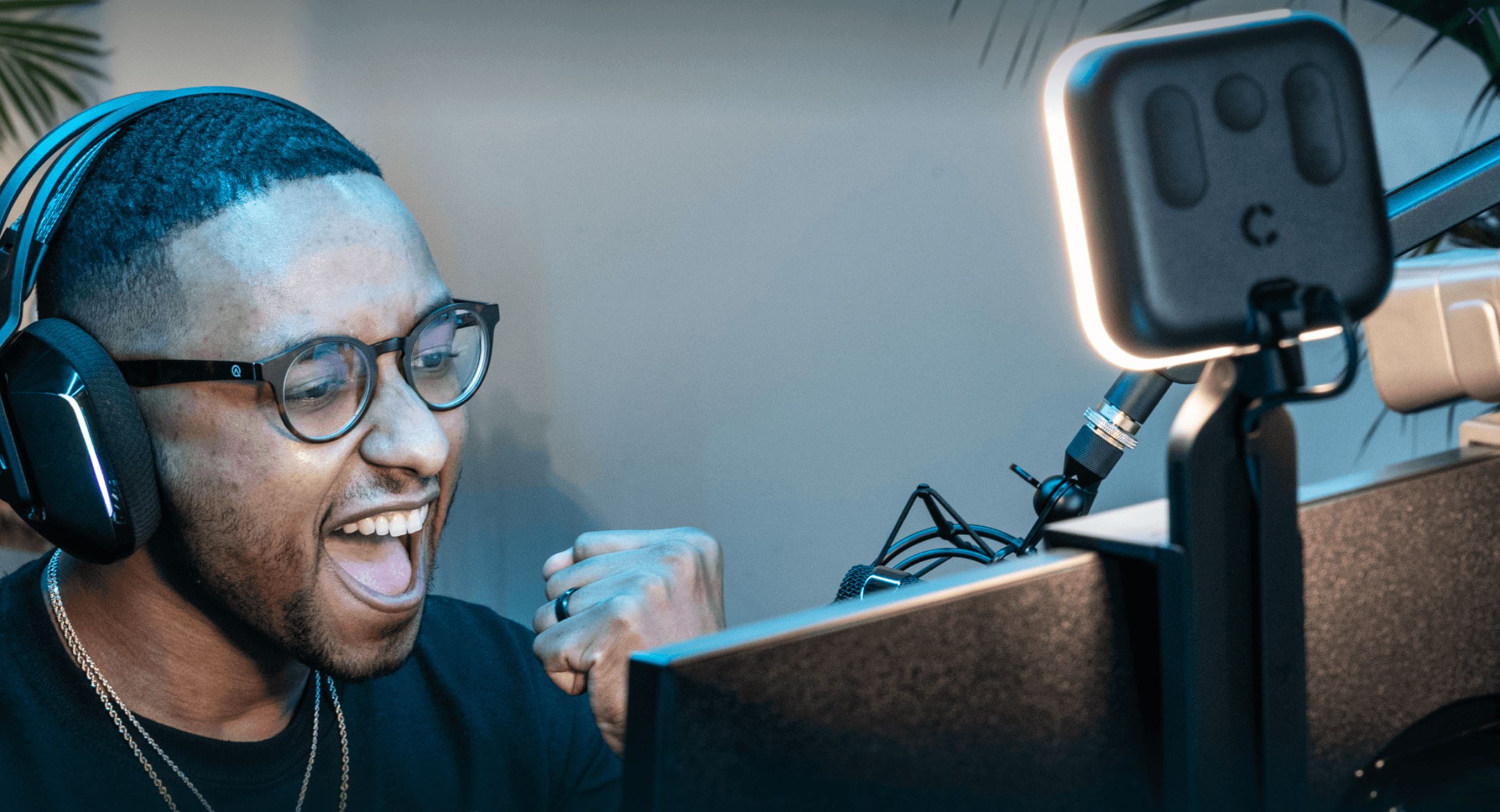 Photo de la lampe Logitech en action. Photo de la lampe Logitech en action.