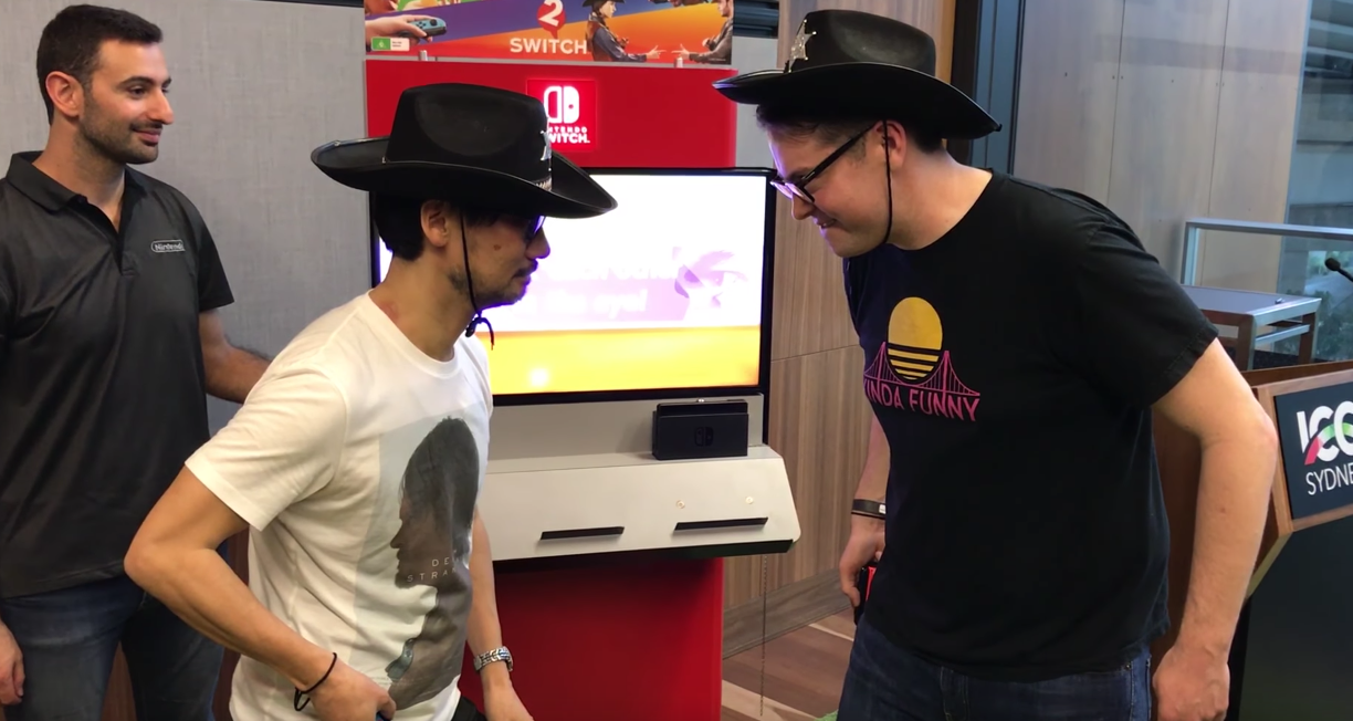 L'as de la gÃ¢chette Hideo Kojima jouant Ã  1 2 Switch. 