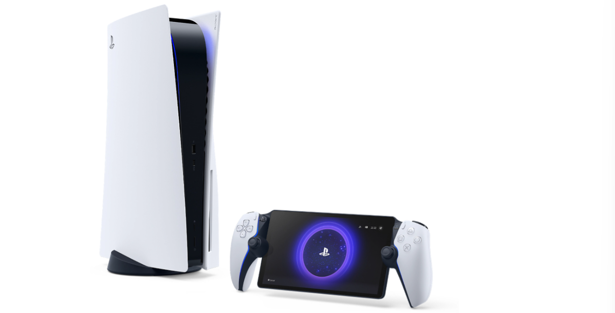 PlayStation 5 Ã  cÃ´tÃ© d'un PS Portal.