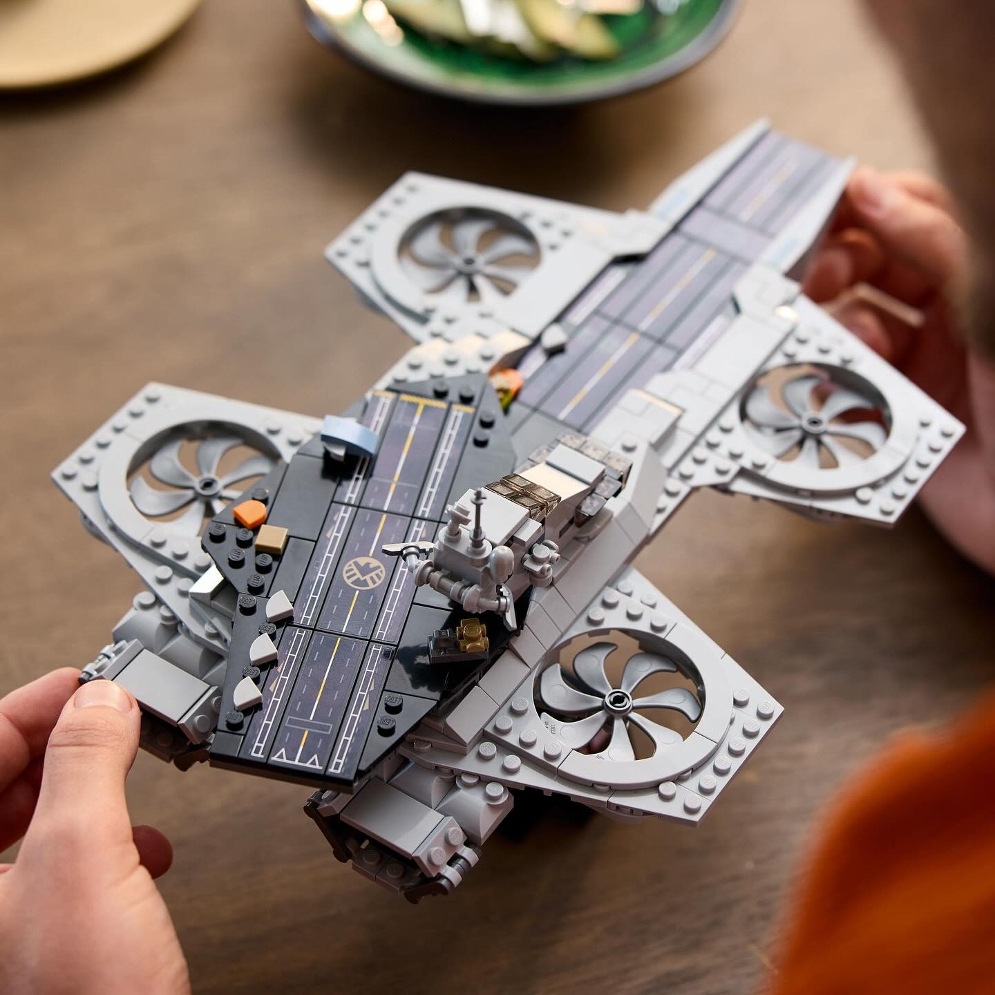 76295 Heliporteur Avengers gros-plan dessus