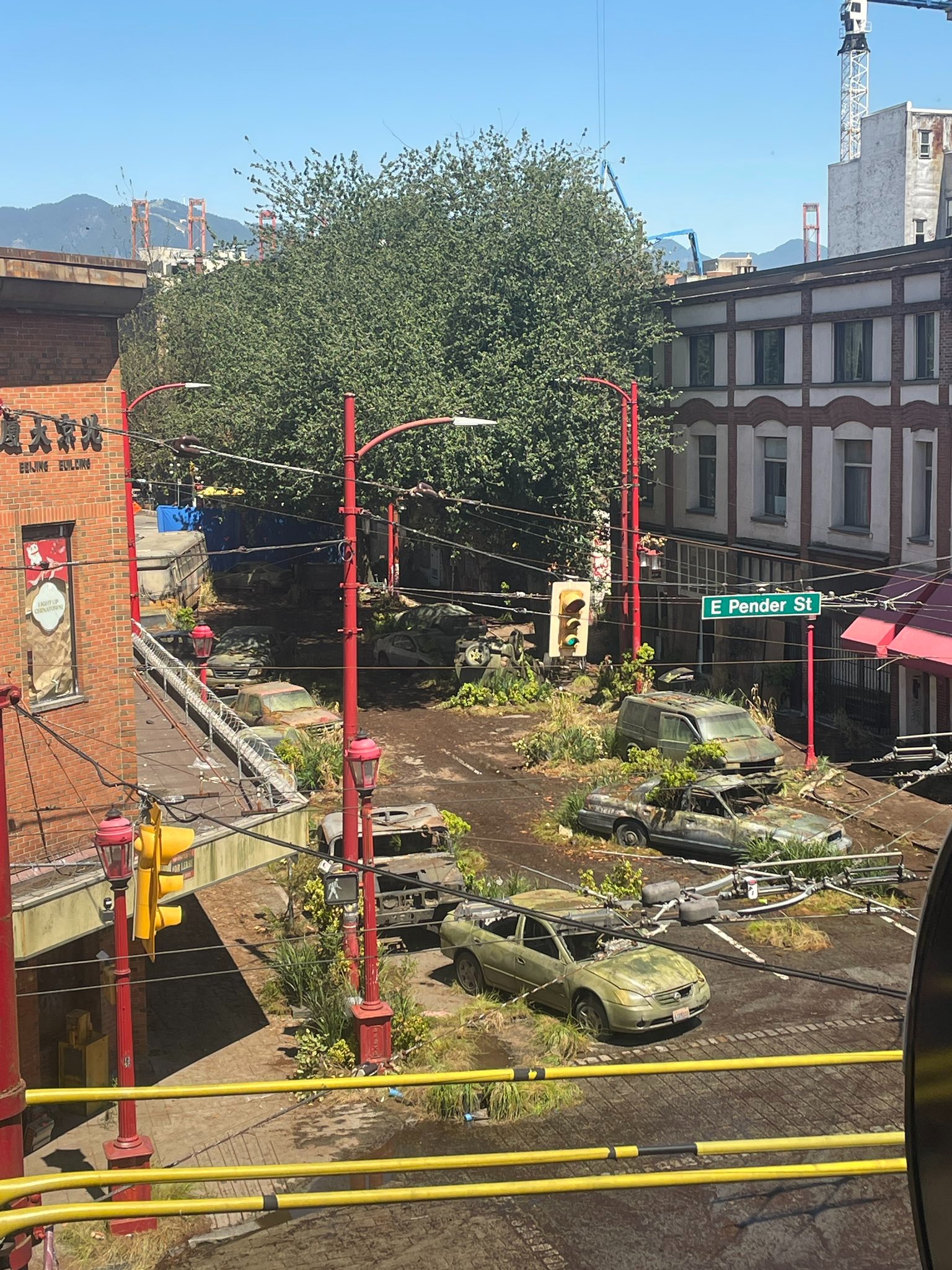 Image décor 02 de la série TLOU Saison 2 Image décor 02 de la série TLOU Saison 2