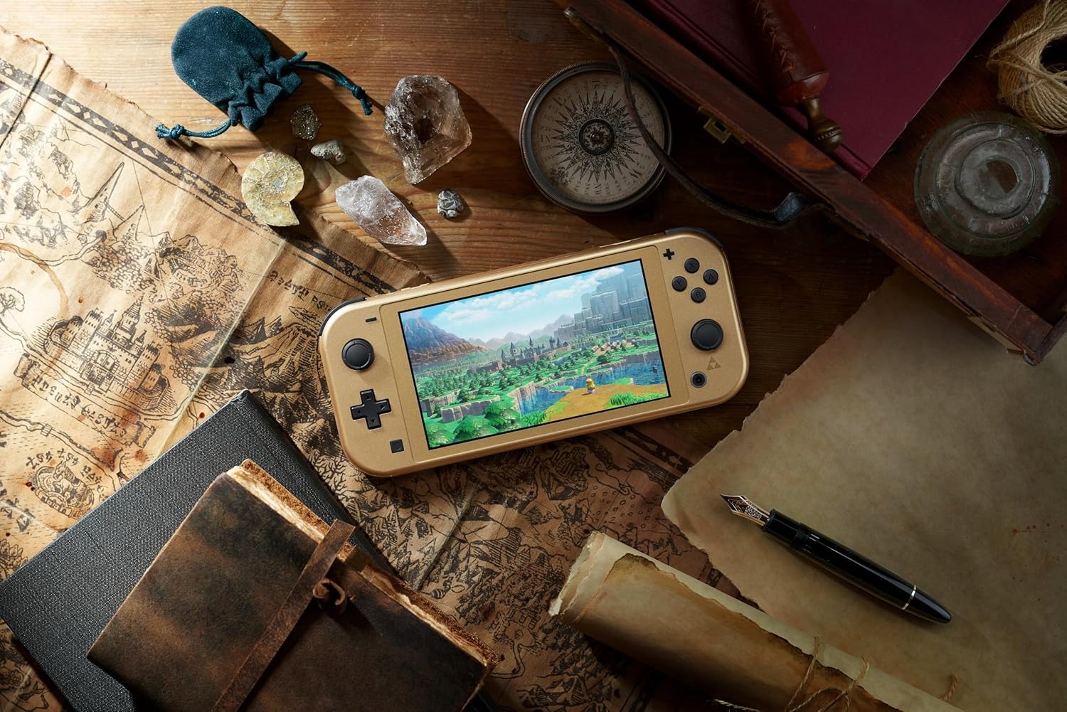 Console Nintendo Switch Lite Zelda Edition Hyrule visuel 04 Console Nintendo Switch Lite Zelda Edition Hyrule visuel 04