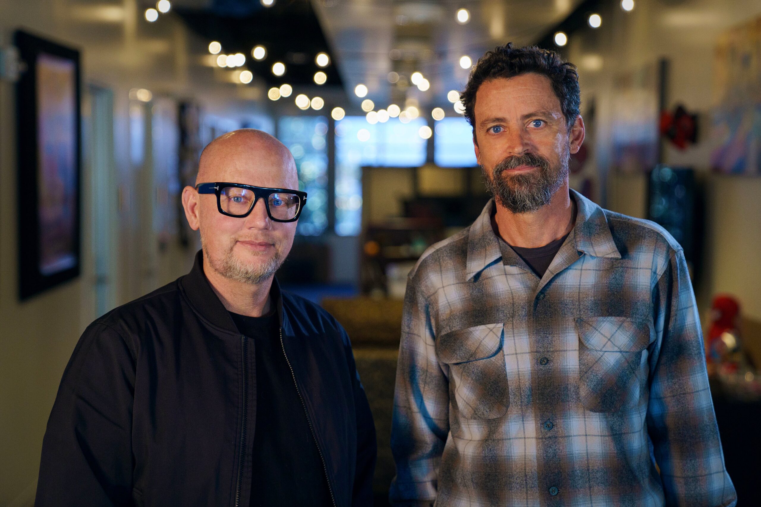 Bob Persichetti et Justin K. Thompson, les rÃ©alisateurs des films Spider-Man Intro, Across et Beyond the Spider-Verse.