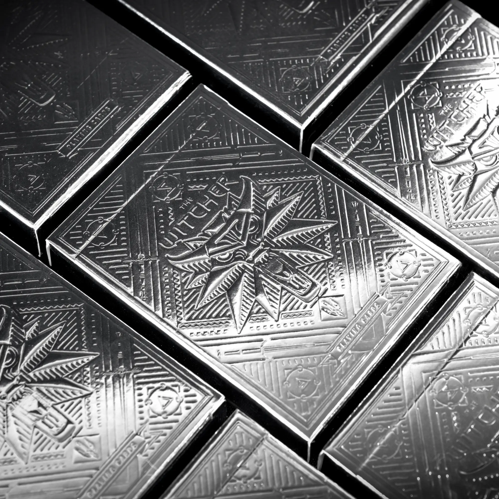 The Witcher x Dyenamik : Cartes edition Platinum. The Witcher x Dyenamik : Cartes edition Platinum.