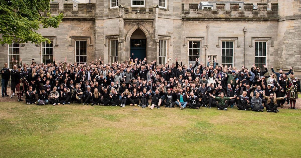 Build A Rocket Boy : Photo de groupe de l'Ã©quipe Ã  Ãdimbourg.