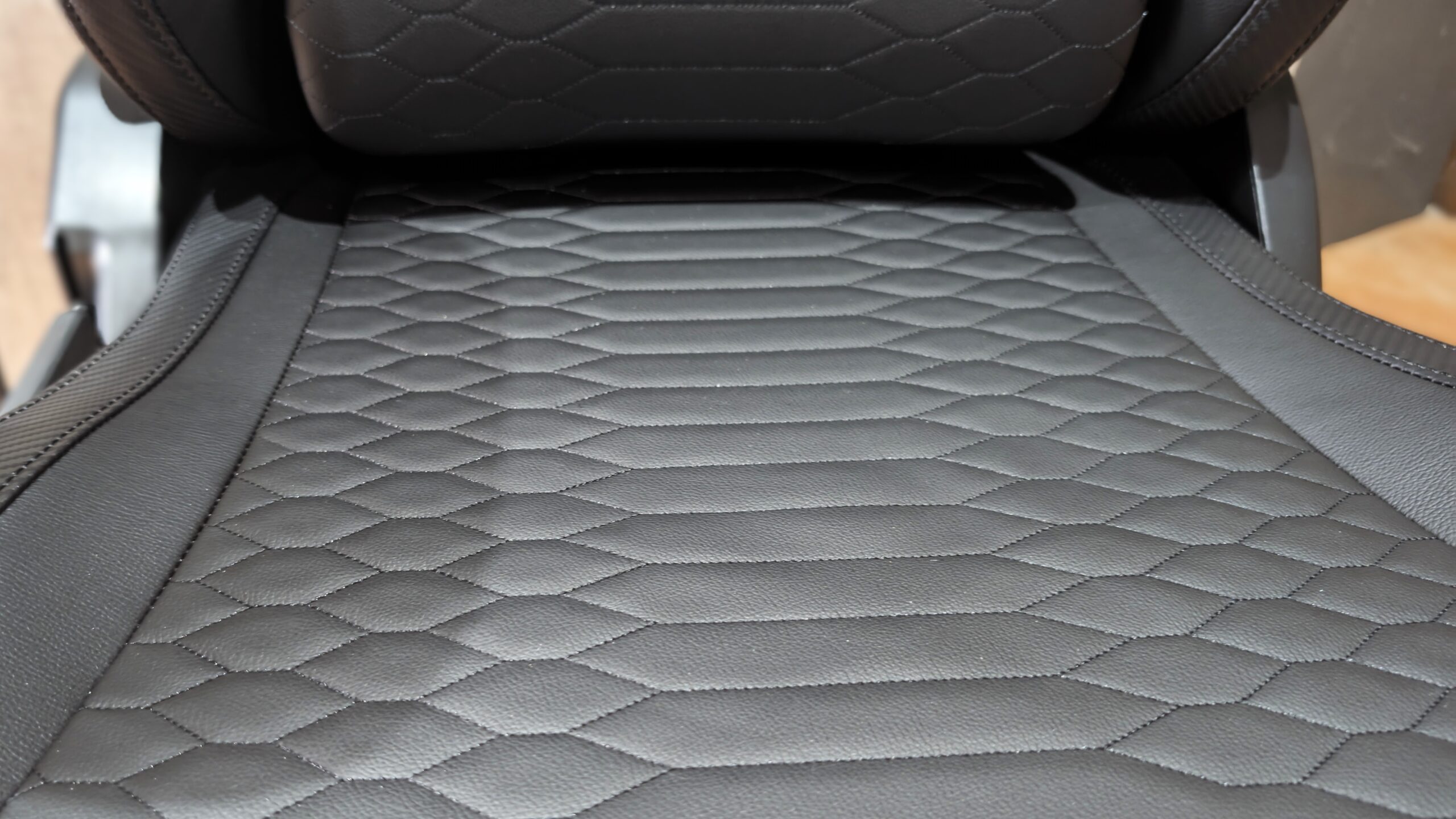 TEST chaise gaming Razer iskur V2 KiKitoes pour Gameblog