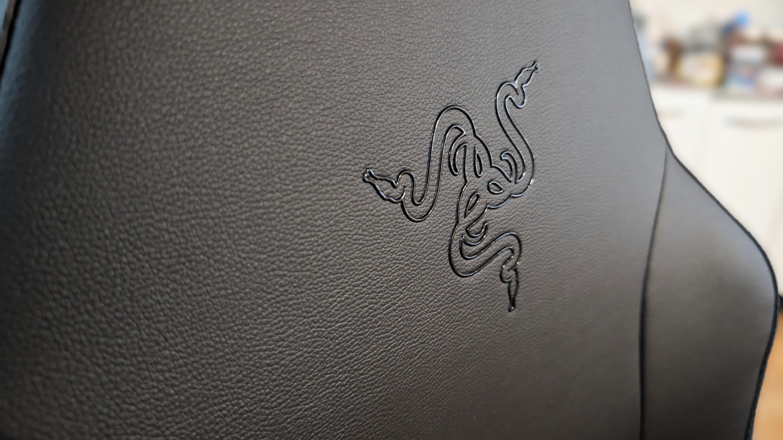 TEST chaise gaming Razer iskur V2 Â©KiKitoes pour Gameblog