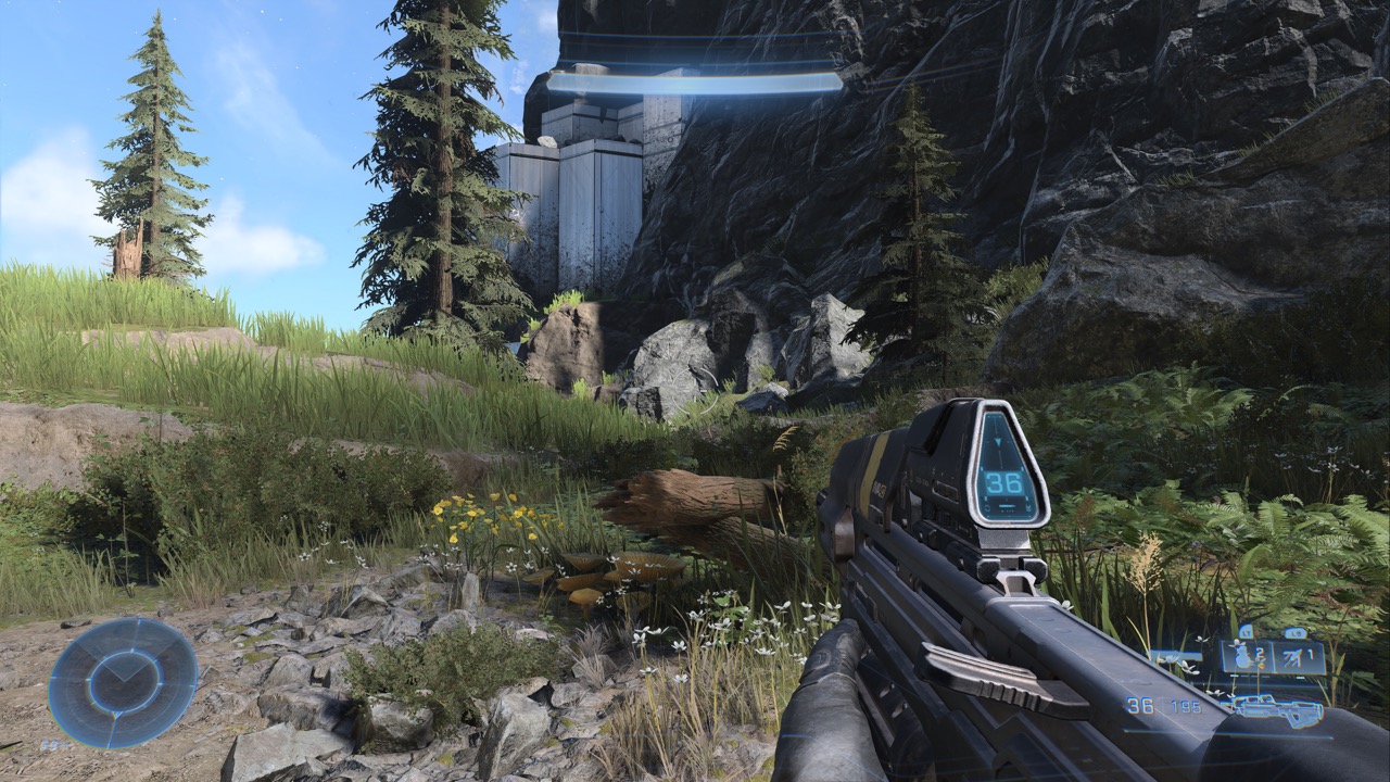 Master Chief, arme Ã  la main.