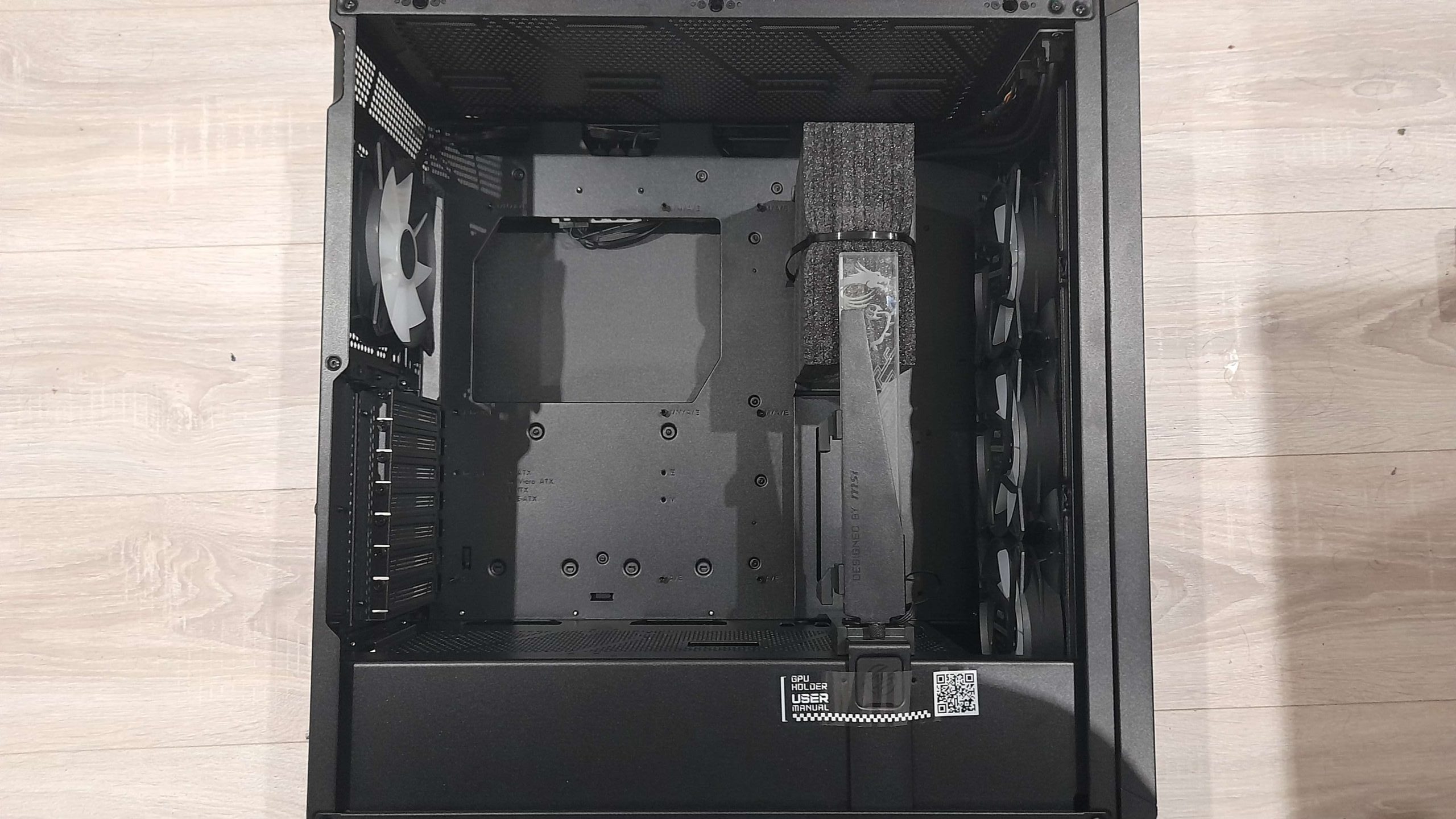 msi gungnir 300R airflow