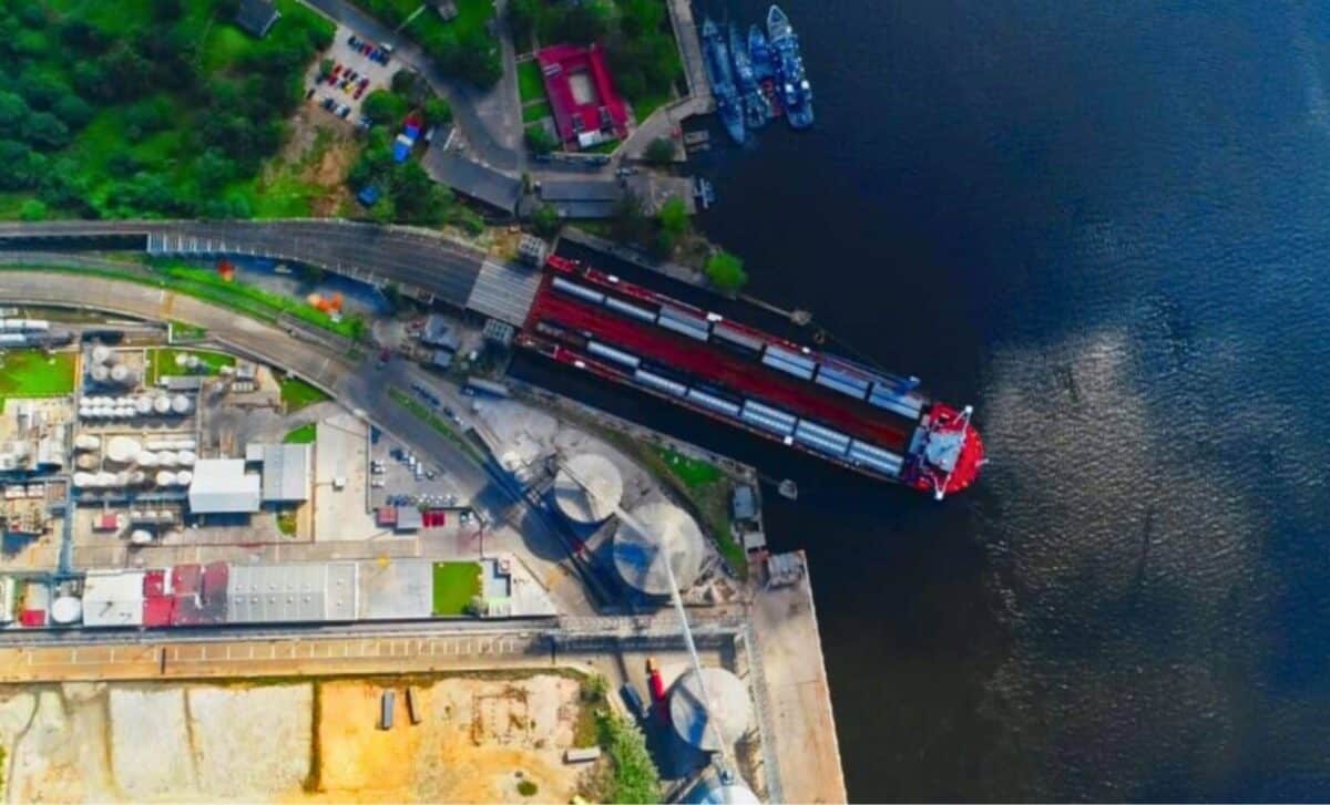 canal de panama une route commerciale trÃ¨s utilisÃ©e. Une alternative Ã  Ã©tÃ© trouvÃ© aux autres routes similaires.