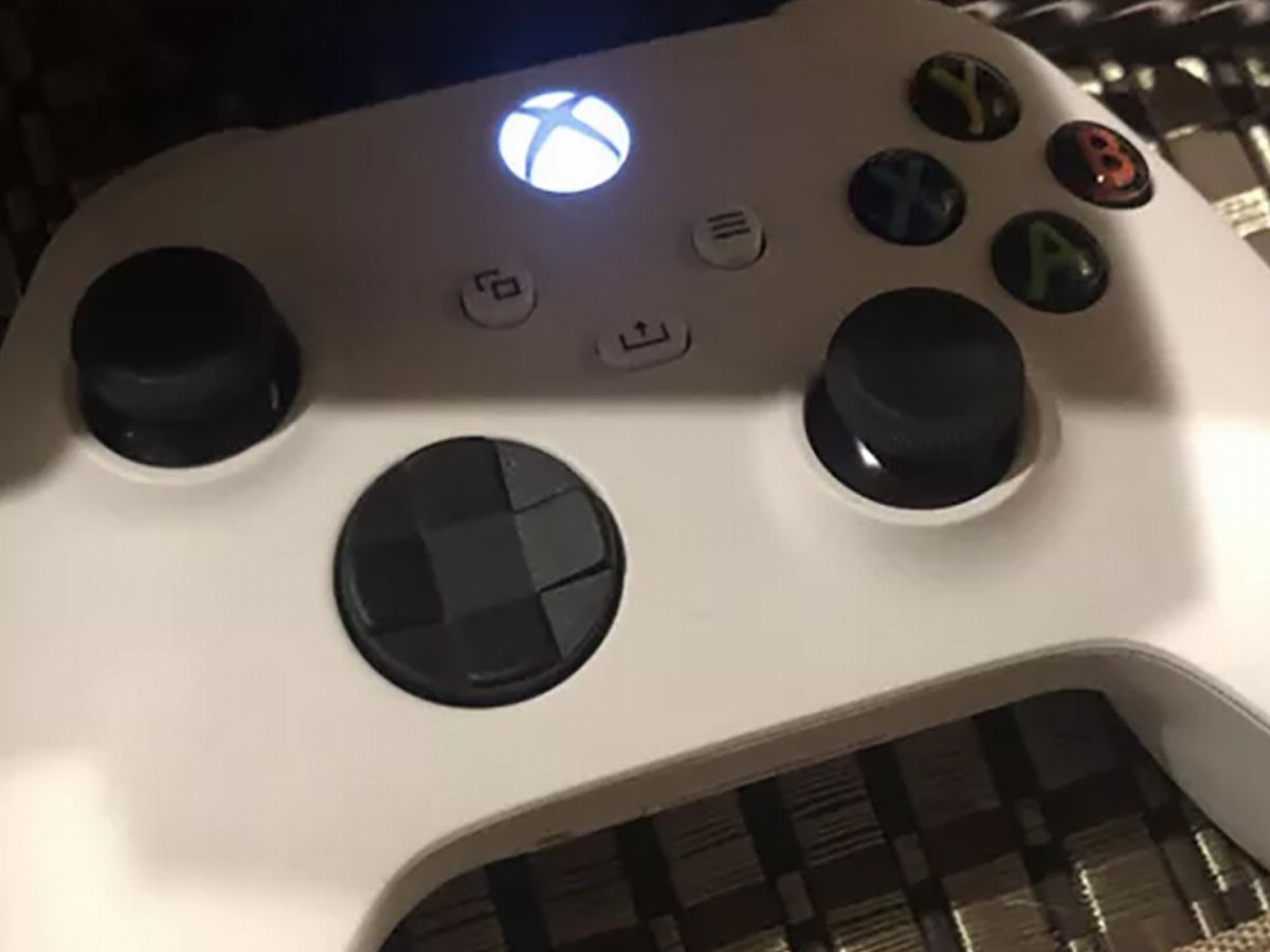 Xbox Series X Une Photo D Une Version Blanche De La Manette Fuite Est Elle Liee A La Lockhart