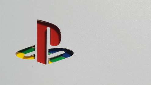 PS5 : Logo PlayStation à l'ancienne, rétroéclairage, déjà des consoles customisées