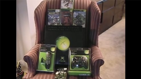 Xbox : Il unboxe et découvre la console le jour de sa sortie en 2001, la vidéo