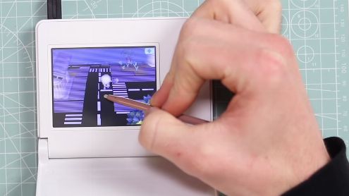 Nintendo : Il achète aux enchères une DS officielle... avec un seul écran
