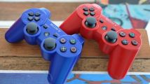 Le DualShock 3 s'offre du bleu et du rouge