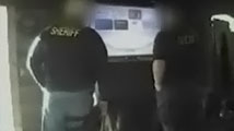 Un raid anti-drogue tourne à la partie de Wii Bowling
