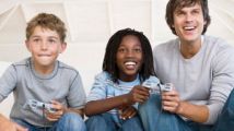 Ados et jeu vidéo : les parents jouent aussi mais ferment les yeux