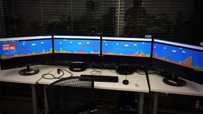 INSOLITE. Super Mario Bros. jouable sur 4 écrans