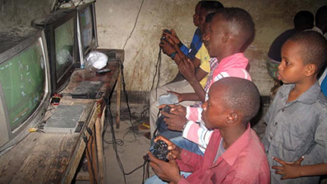 L'image du jour : des parents incitent leurs enfants à jouer aux jeux vidéo