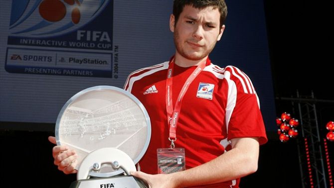 LIVE FIFA 14 au Brésil à 18h00 : Bruce Grannec défie le monde