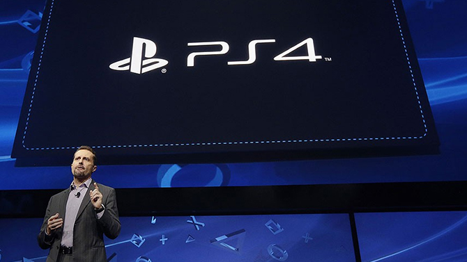 Sony explique pourquoi la PS4 a été dévoilée avant la Xbox One