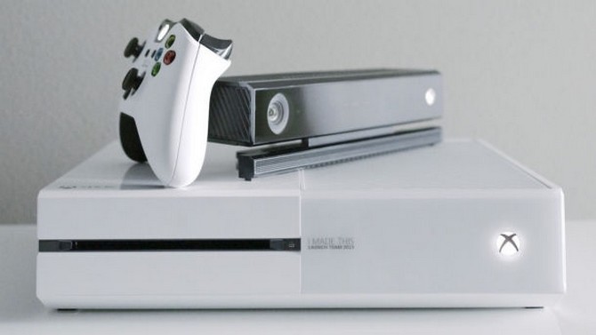 Pack exclusif Xbox One blanche + Sunset Overdrive chez Micromania
