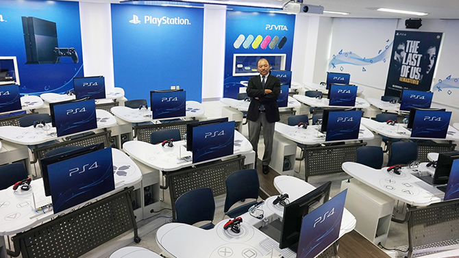 Sony donne des "cours de PlayStation" à l'université, les photos