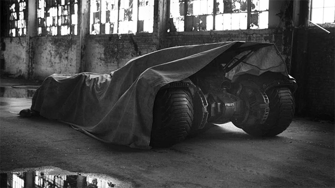 Batman v Superman : la Batmobile officiellement dévoilée