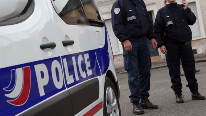 Il tente de voler une PS4 deux fois dans la journée