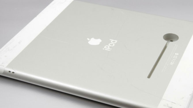 iPad : voici un des premiers prototypes, avec une béquille