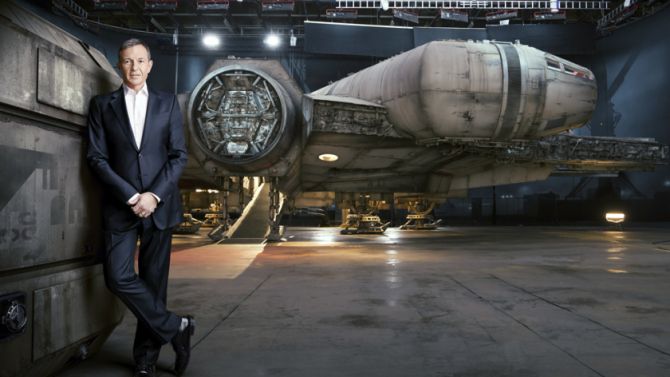 Star Wars 7 : nouvelles photos du Faucon Millenium