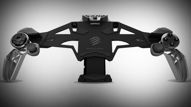 La LYNX 9 de Mad Catz ou la manette de Batman, les images