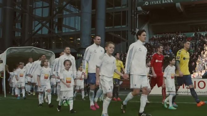 Danemark : le derby Copenhague - Brondby filmé comme dans FIFA et PES