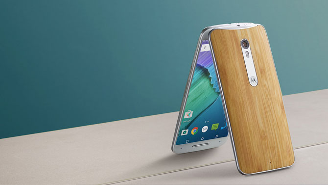 Motorola annonce les smartphones Moto X Style et le Moto X Play