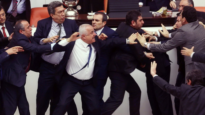 e-Sport : Une bagarre éclate entre un joueur et un journaliste