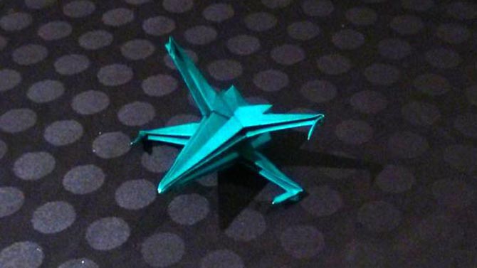 L'image du jour : Fabriquer un X-wing avec une feuille de papier ? C'est possible !