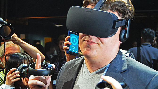 Oculus Rift : Palmer Luckey présente ses (longues) excuses pour le prix