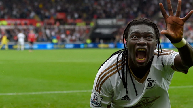 Football Manager : Bafé Gomis raconte en vidéo comment le jeu l'a aidé à connaître ses coéquipiers