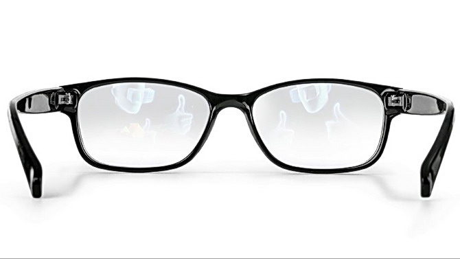 Mark Zuckerberg imagine des lunettes de Réalité Virtuelle et Augmentée pour 2025
