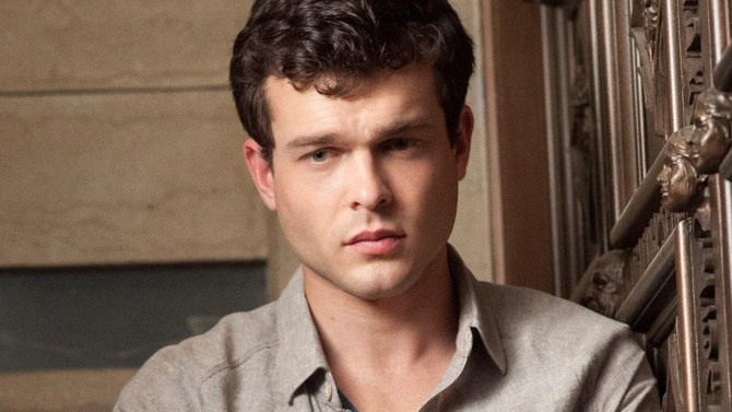 Spin-off Star Wars : Alden Ehrenreich en favori pour incarner Han Solo