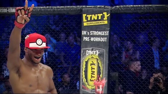 Pokémon GO : Un combattant de MMA célèbre sa victoire... en lançant une Pokéball