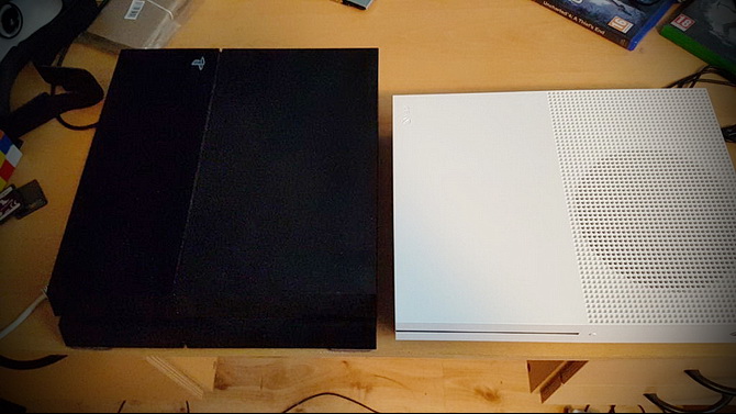 Comparatif Xbox One S vs PS4 : premières photos
